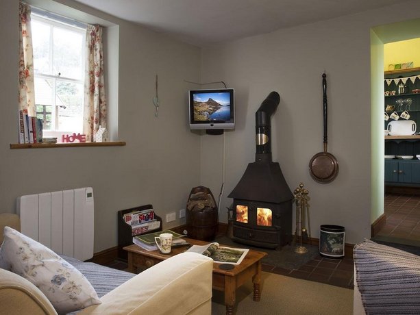 Plas Gwyn B B And Holiday Cottage Dolgellau Compare Deals
