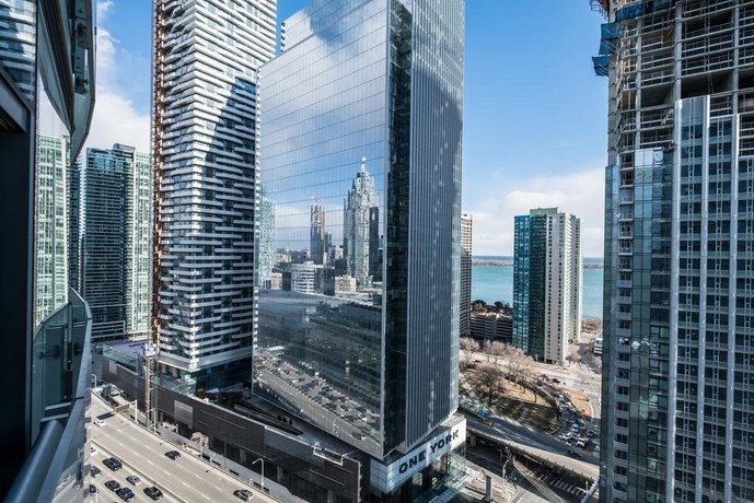 JP 스테이 - 코지 레이크뷰 콘도 다운타운 코어, JP Stays - Cozy Lakeview Condo Downtown Core