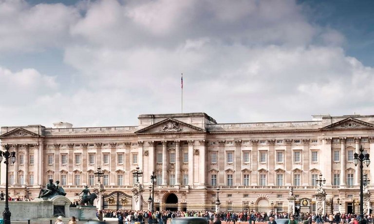 콘래드 런던 세인트 제임스, Conrad London St James