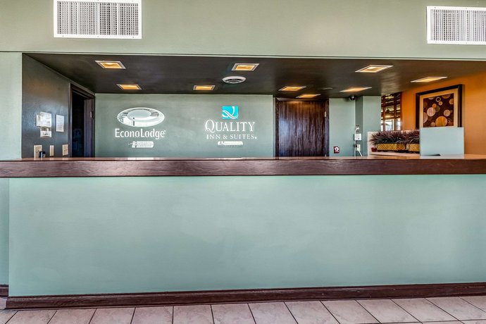 Quality Inn Suites Albert Lea Compare Deals