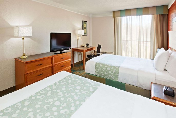 Inn Suites Nashville Airportopryland Compare Deals - 