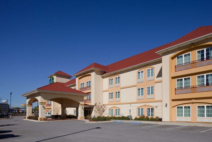 Inn Suites Mobile Tillman S Corner Compare Deals