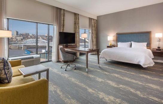 Hampton Inn Suites Newport Cincinnati Ky Compare Deals