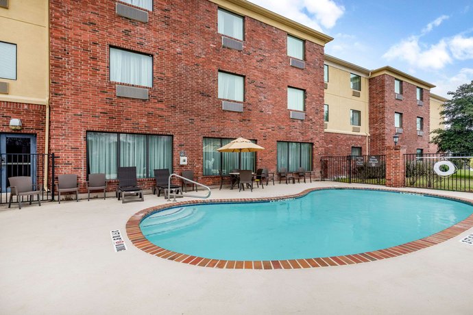 Comfort Suites Ennis Compare Deals