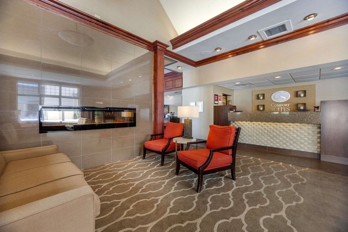 Comfort Suites Green Bay Compare Deals