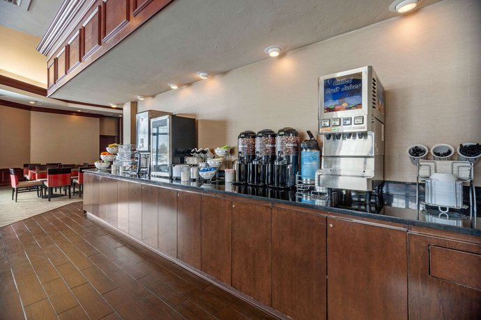 Comfort Suites Green Bay Compare Deals