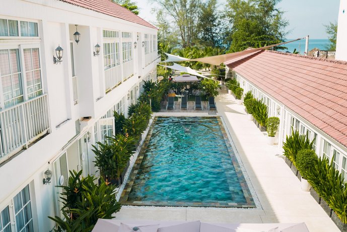 White Boutique Hotel & Residences