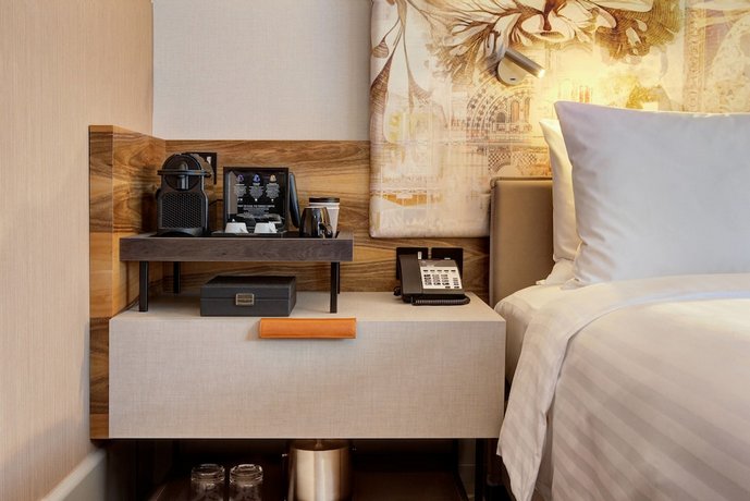 London Marriott Hotel Kensington Compare Deals