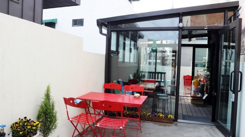 Zzzip Guesthouse In Hongdae Seoul Compare Deals - 