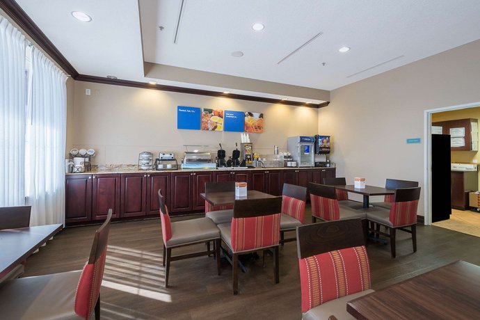 Comfort Inn Suites Maingate South Davenport Compare Deals