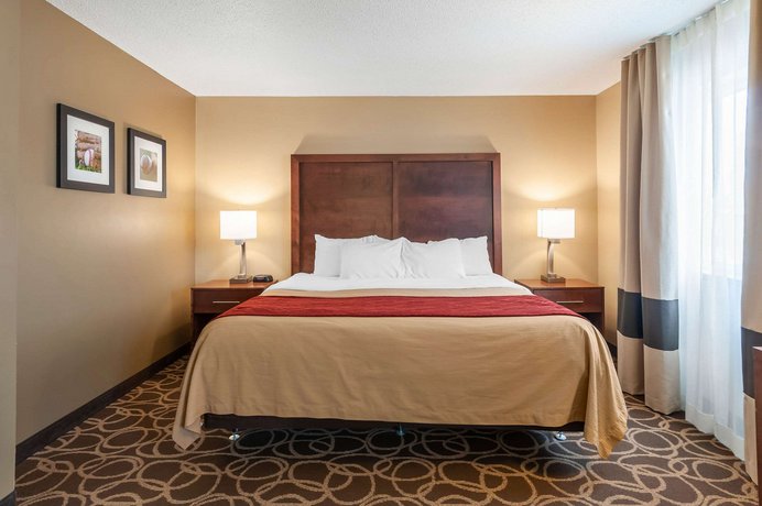 Comfort Inn Dyersville Compare Deals