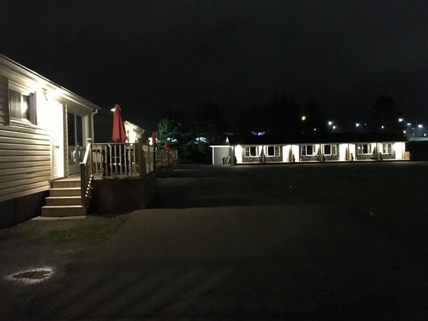 Royalty Maples Cottages And Motel Charlottetown Compare Deals