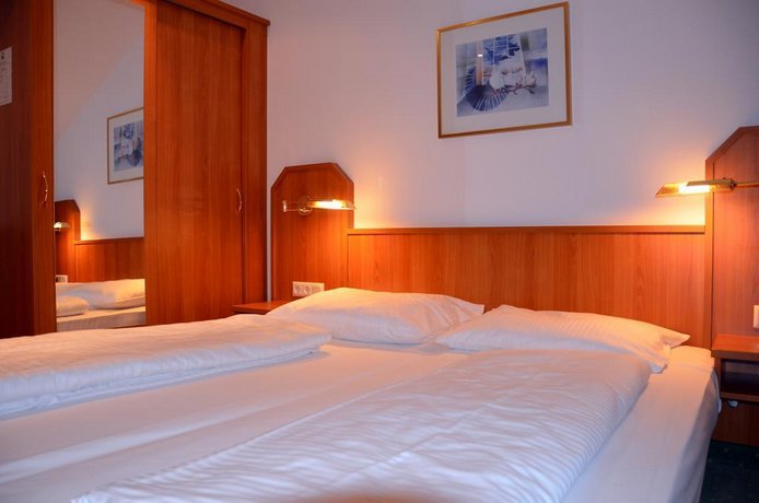 Hotel Haus Am Park Bad Homburg Vor Der Hohe Compare Deals