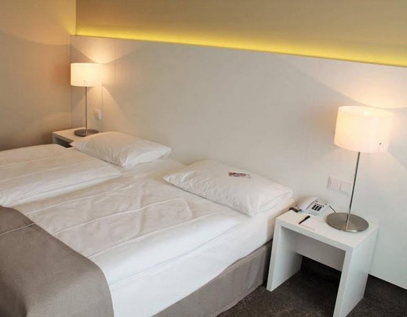 Relexa Hotel Airport Dusseldorfratingen Compare Deals - 