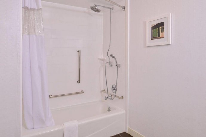 Hampton Inn Philadelphia King Of Prussia Valley Forge Compare