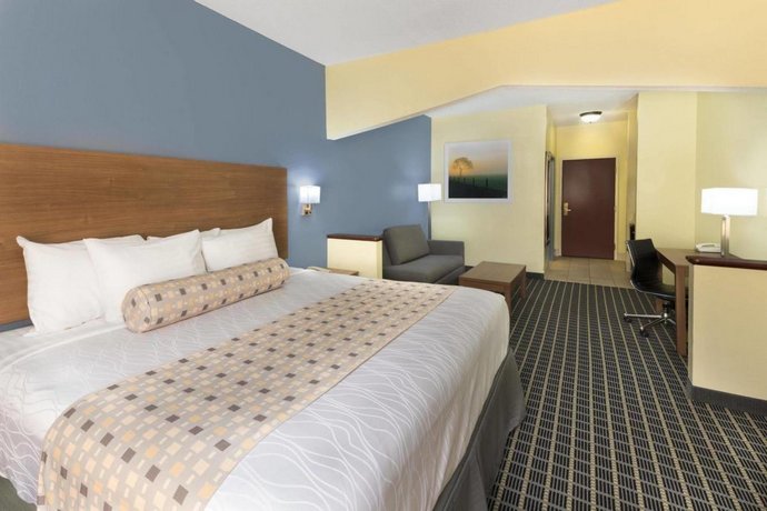 Days Inn Suites By Wyndham Union City Compare Deals