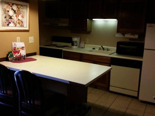 Hawthorn Suites By Wyndham Columbus North Columbus Compare - 