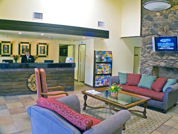 Super 8 By Wyndham Oceanside Martys Valley Inn Compare Deals - 