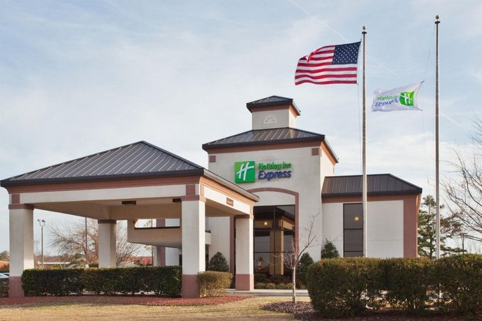 Holiday Inn Express New Bern Compare Deals - 