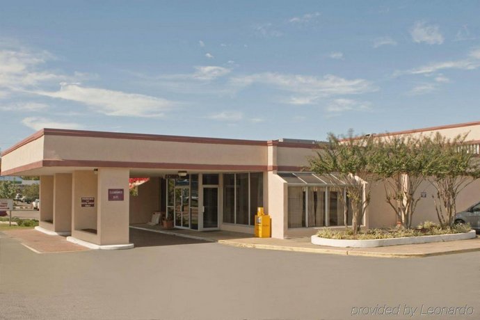 Quality Inn Starkville Compare Deals