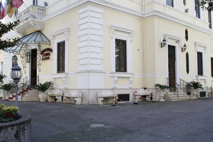 Hotel Villa Pinciana Rome Compare Deals - 