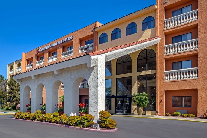 Comfort Inn And Suites Newark Compare Deals