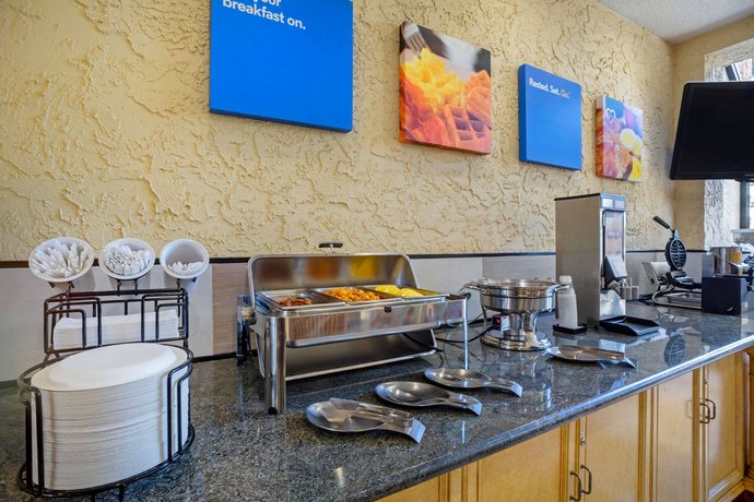 Comfort Inn And Suites Newark Compare Deals