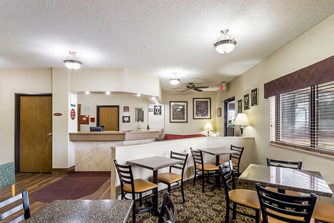 Quality Inn Sheboygan Compare Deals