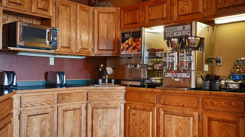 Best Western Derby Inn Eagle River Compare Deals - 
