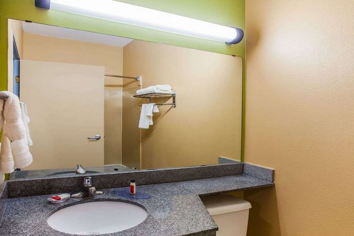 Days Inn Suites By Wyndham Corpus Christi Central Compare Deals