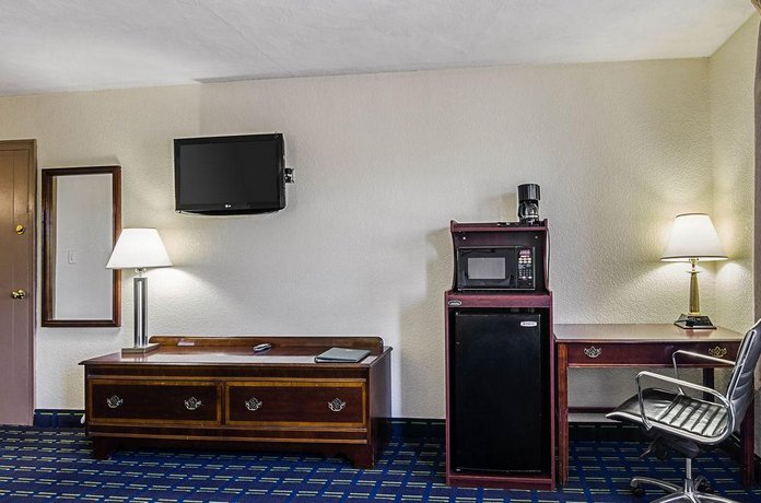 Quality Inn Waynesboro Compare Deals