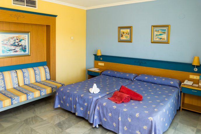 Taxi From Malaga Airport To Roc Costa Park Hotel www.hotelscombined.es