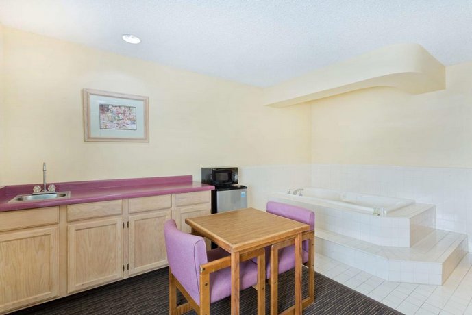 Super 8 By Wyndham Richfield Ut Compare Deals