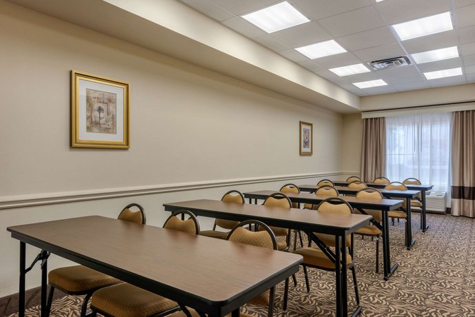 Comfort Inn Suites Fort Myers Airport Compare Deals