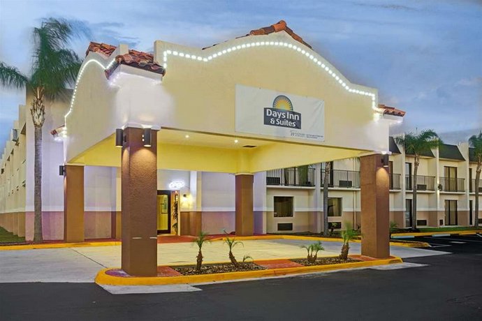 Days Inn Suites By Wyndham Tampa Near Ybor City Compare - 