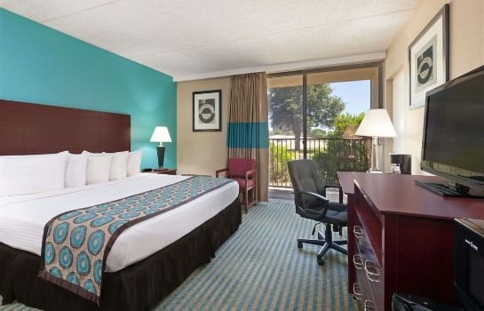 Howard Johnson By Wyndham Arlington Ballpark Six Flags