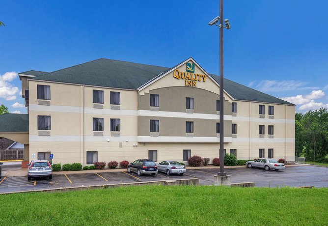 Quality Inn I 70 Near Kansas Speedway Kansas City Compare