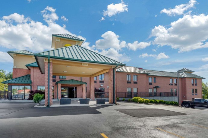 Comfort Inn Lenoir City Compare Deals