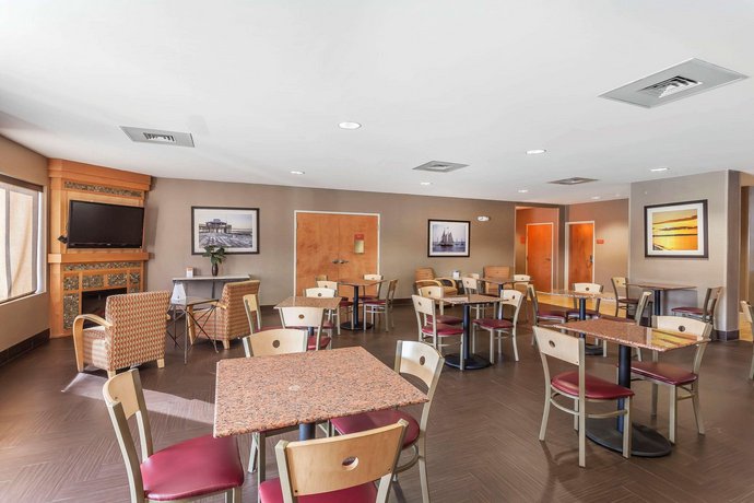 Comfort Suites Suffolk Chesapeake Compare Deals