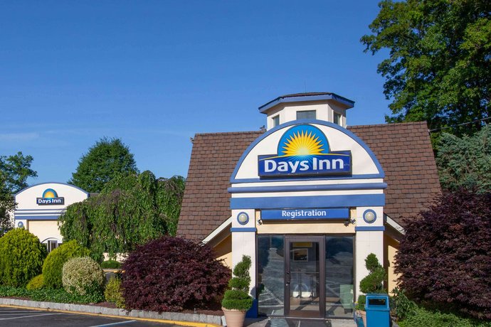 Days Inn By Wyndham Nanuet Spring Valley Compare Deals - 