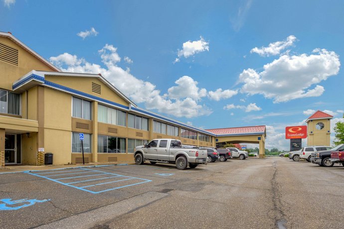 Econo Lodge Inn Suites Triadelphia Wheeling Compare Deals