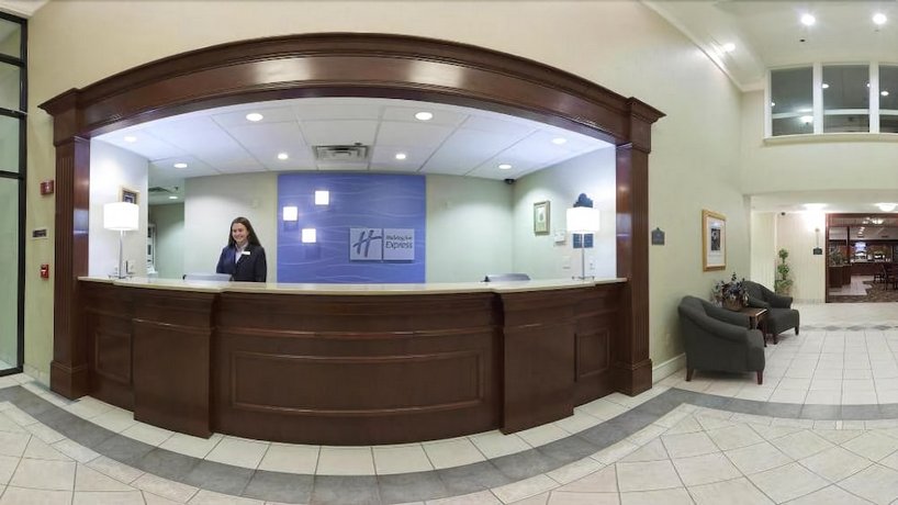 Holiday Inn Express Hotel Suites Wadsworth Compare Deals