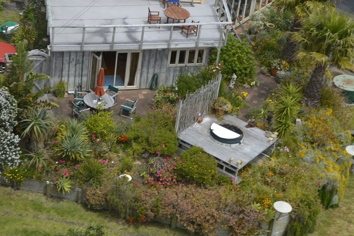 Bethells Beach Cottages Auckland Compare Deals
