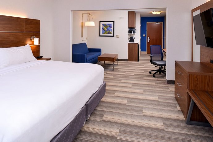 Holiday Inn Express Hotel Suites Urbana Champaign U Of I Area
