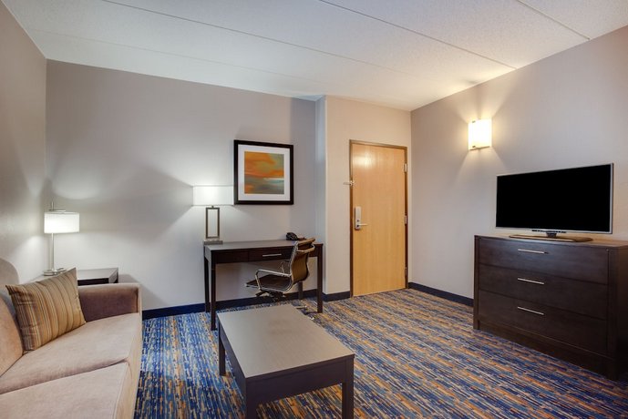 Holiday Inn Express I 95 Capitol Beltway Largo Compare - 