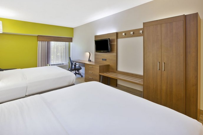 Holiday Inn Express Hotel Suites Cincinnati Northeast Milford