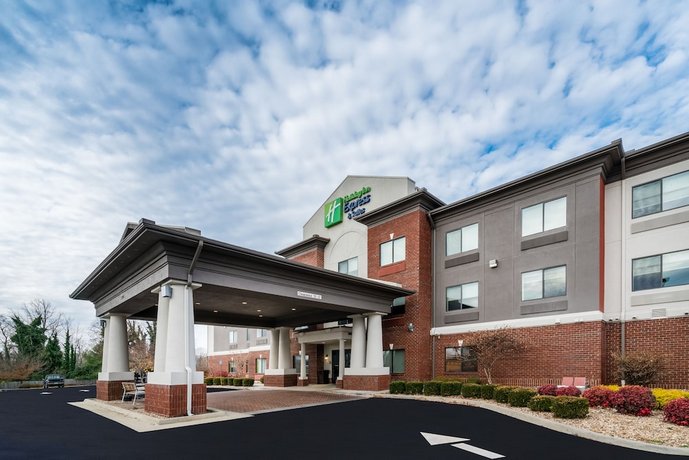 Holiday Inn Express Suites Rocky Mount Smith Mountain Lake