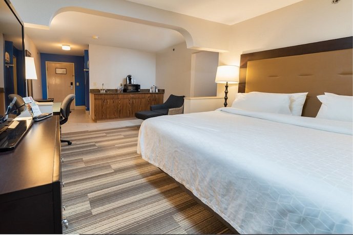 Holiday Inn Express Hotel Suites South Haven Compare Deals