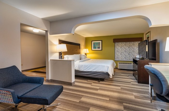 Holiday Inn Express Hotel Suites South Haven Compare Deals