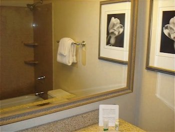 Holiday Inn Express Hotel Suites Williamsport Compare Deals - 